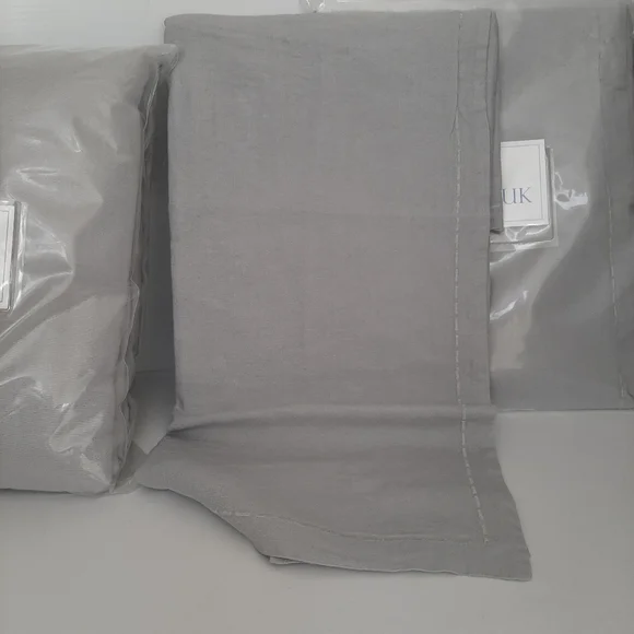 Matouk Thea 100% Linen King Duvet Cover and 2 Euro Shams Pool Gray - Picture 6 of 13